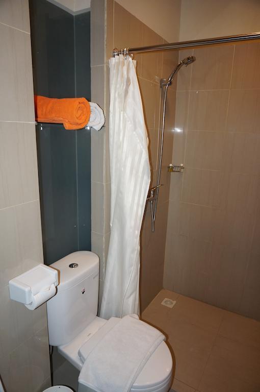 Ekon Hotel Джокякарта Стая снимка
